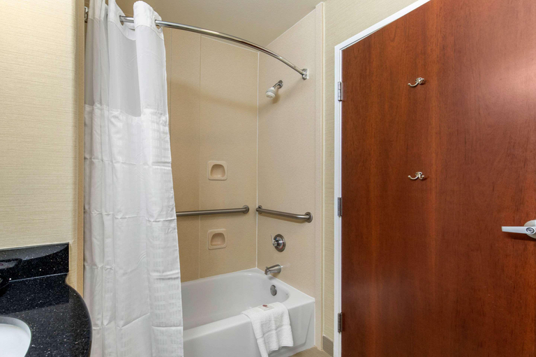Bathroom 5, Comfort Suites Marshall, Harrison