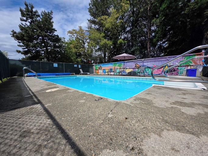 Sport & Beauty 5, Falcon Nest Motel, Cowichan Valley
