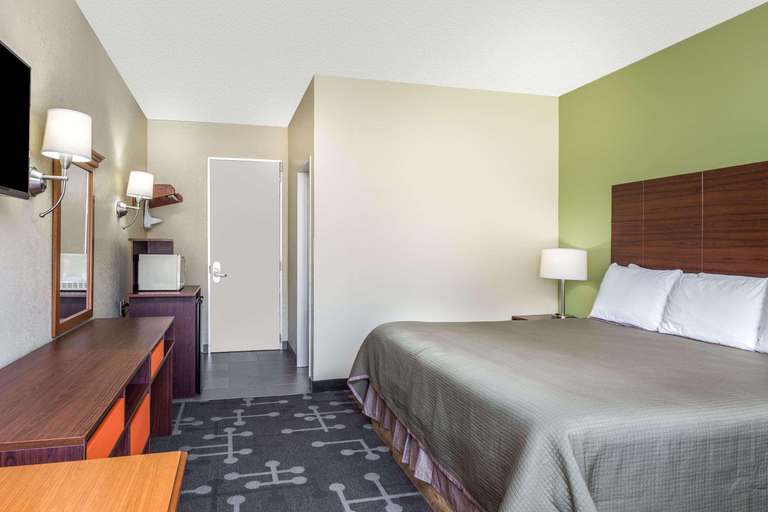 Bedroom 4, Howard Johnson by Wyndham Athens, Clarke