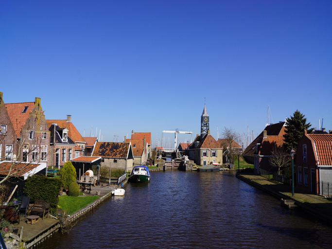 Others 5, Holiday Home in Hindeloopen by Lake, Nijefurd