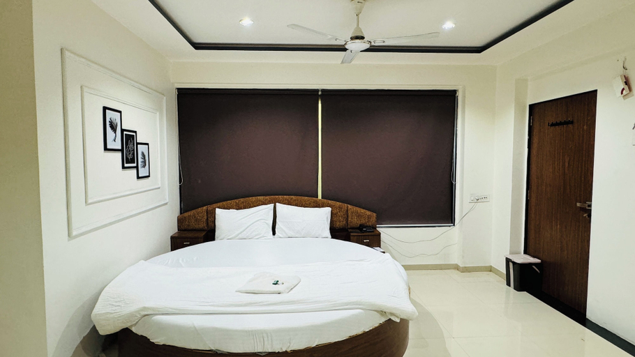 Others 3, Hotel Palladium, Surat