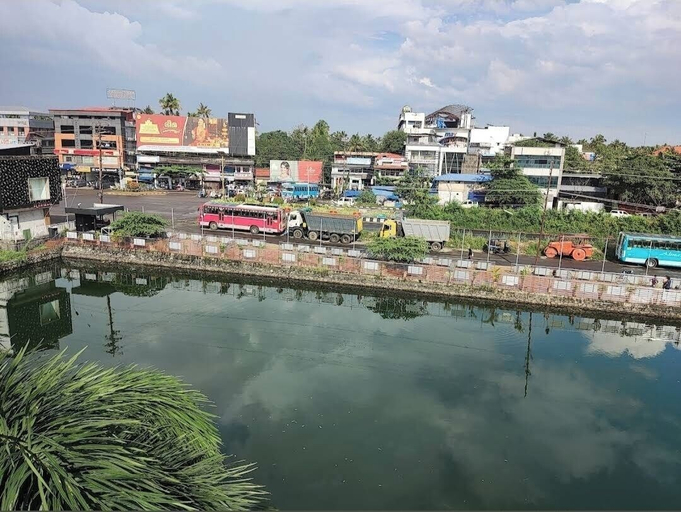 Others 4, Queens Residency, Thrissur
