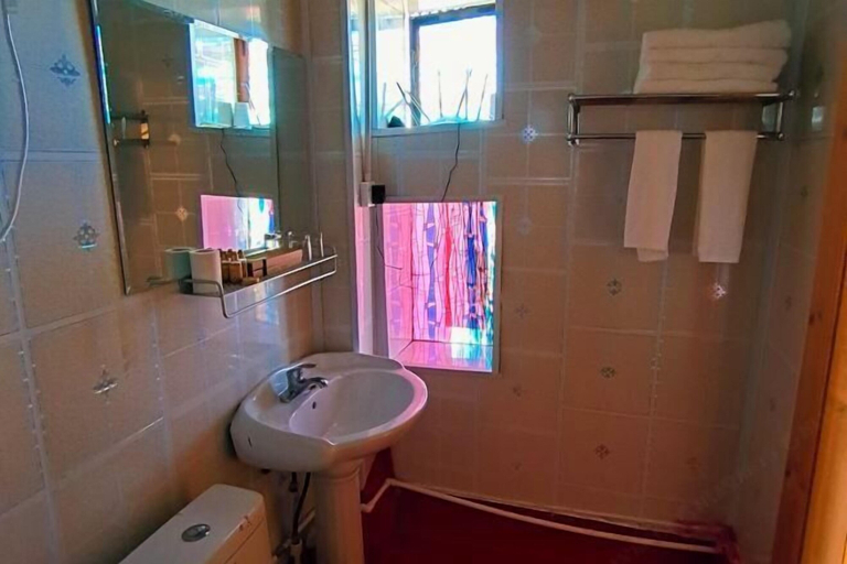 Bathroom 4, Erguna Sonia Russian Family Hostel, Hulunbuir