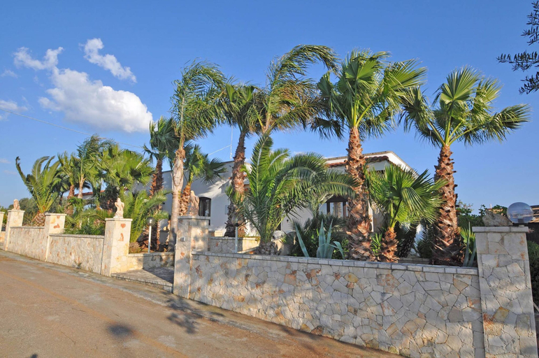 Room 4, Villa Magnolia 1 Sleeps 8 Close to the sea, Lecce