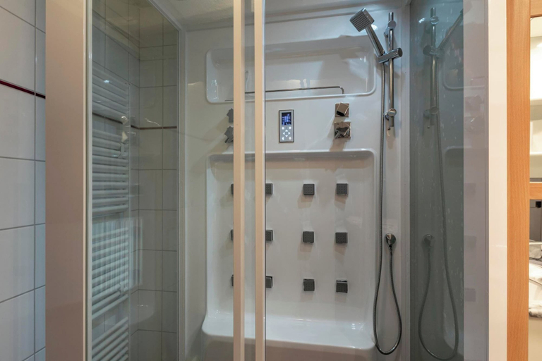 Bathroom 3, Apartment in Callantsoog near Beach Access, Zijpe