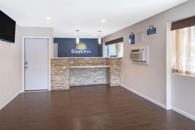 Public Area 2, Days Inn by Wyndham Elmsford / White Plains, Westchester