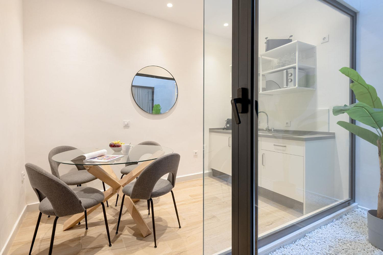 Kitchen 2, Santa Ana 18 Suite Apartments, Sevilla