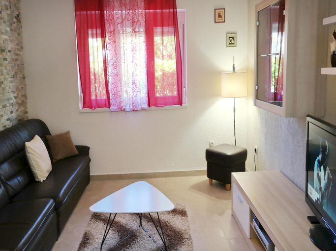 Others 5, Modern Villa with Pool, Silo, Dobrinj