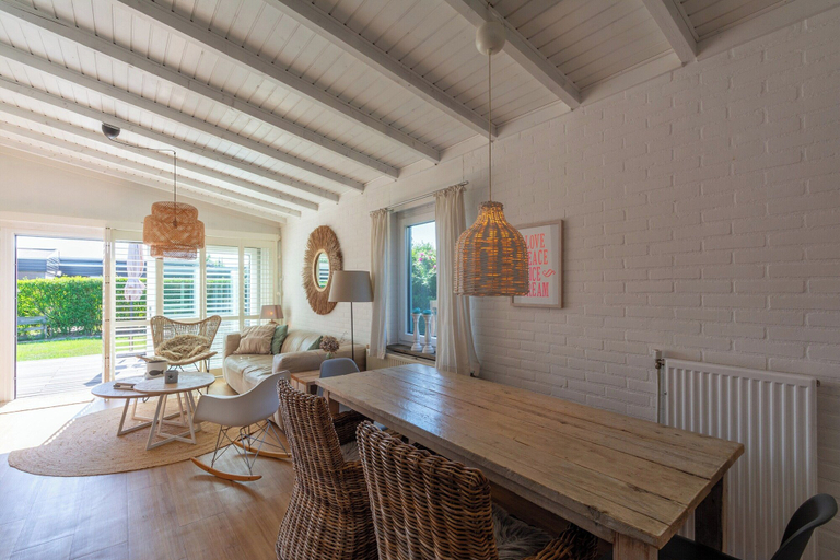 Dining 2, Bungalow in Callantsoog Near the Beach, Zijpe