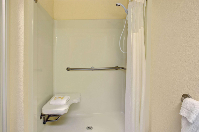 Bathroom 4, Days Inn & Suites by Wyndham Hickory, Catawba