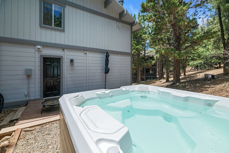 Sport & Beauty, Chalet Colusa, San Bernardino