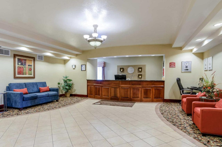 Public Area, Super 8 by Wyndham Great Bend, Barton