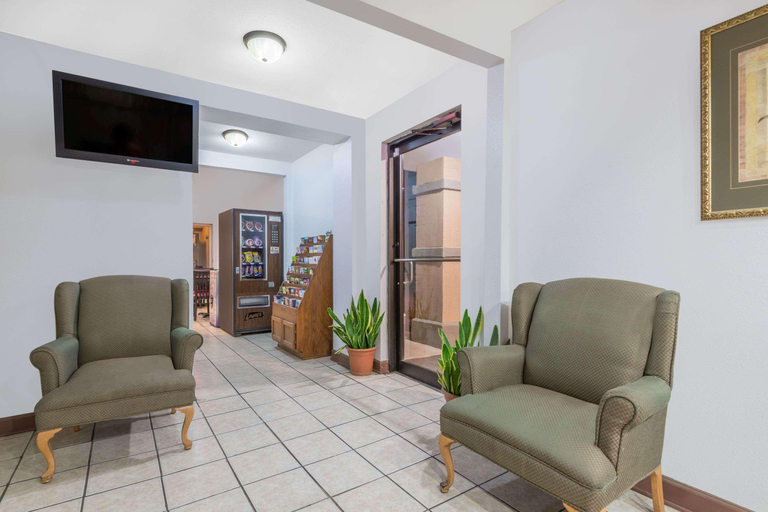 Public Area 2, Days Inn by Wyndham Mt. Sterling, Montgomery