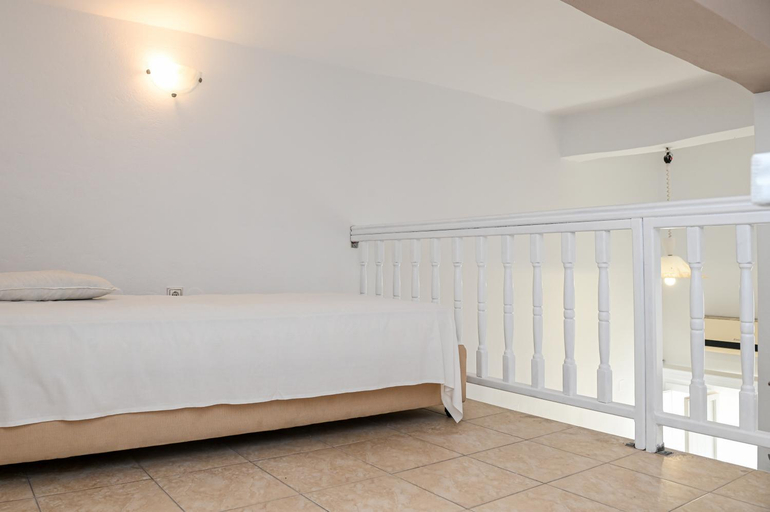 Bedroom 3, Vinas Place City Center, South Aegean