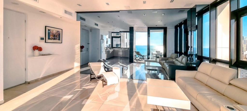 Others 5, Hayarkon Blue Sea I