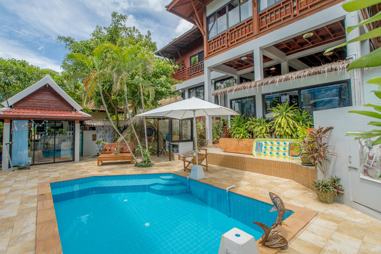 Sport & Beauty 4, Penthouse Crystal Bay Apartments, Ko Samui