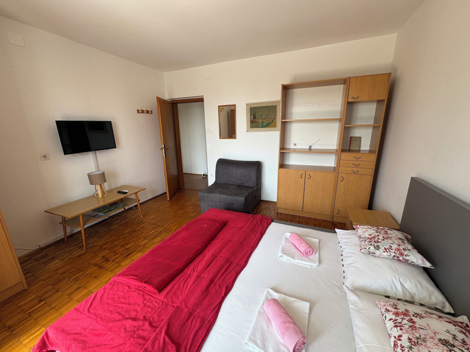 Bedroom 2, Apartments Mila, Crikvenica