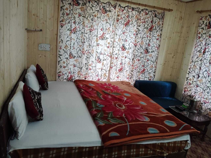 Bedroom 5, Hotel Bright Palace, Anantnag