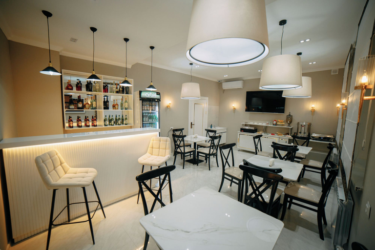 Food & Drinks 4, Central Plaza, Urganch