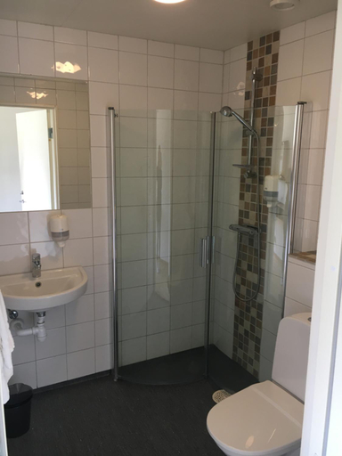 Bathroom 3, Varbergs GK Västra Hotell, Varberg