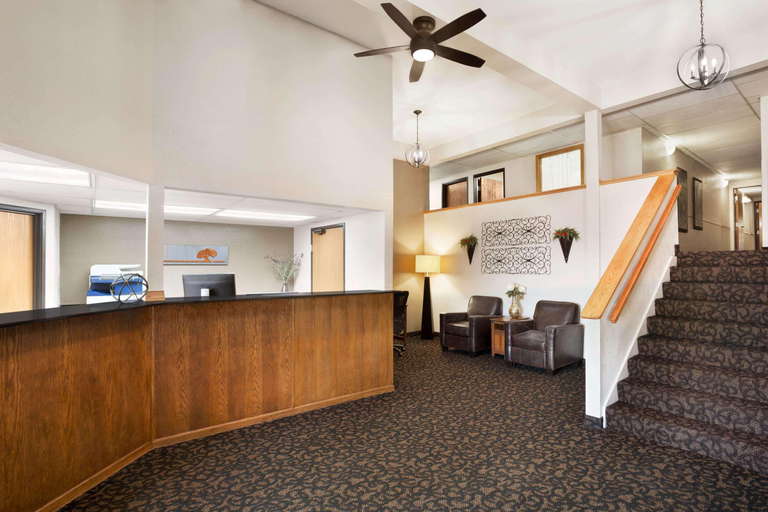 Public Area 2, Super 8 by Wyndham Lincoln North, Lancaster