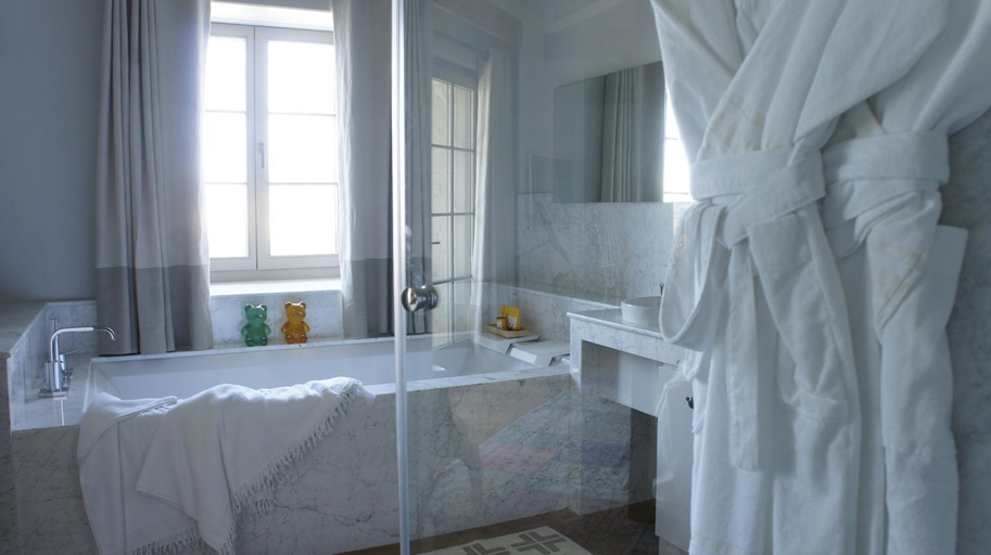 Bathroom, Alavya, Çeşme