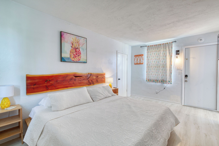 Bedroom 2, Pineapple Shores Retro Inn, Volusia