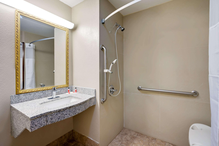 Bathroom 4, Super 8 By Wyndham Lexington Winchester Rd, Fayette