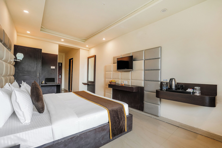 Bedroom 3, Pax Hotel Spring Solance, Chamba