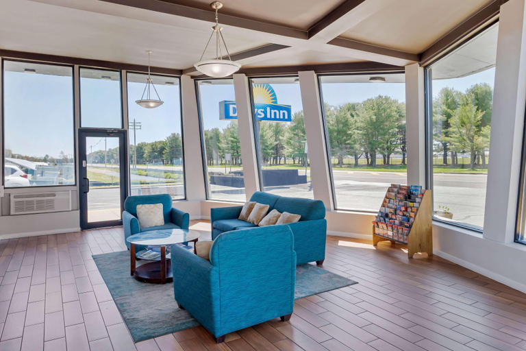 Public Area 3, Days Inn by Wyndham Wrightstown McGuire AFB/Bordentown, Burlington