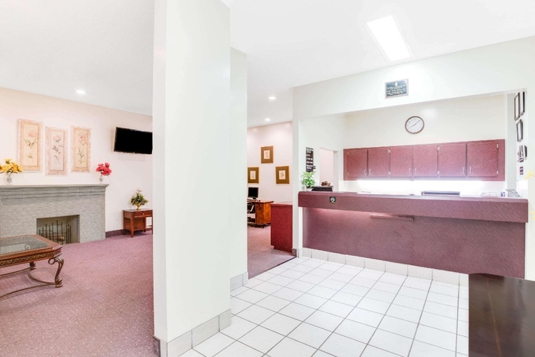 Public Area 2, Knights Inn & Suites Dublin, Pulaski