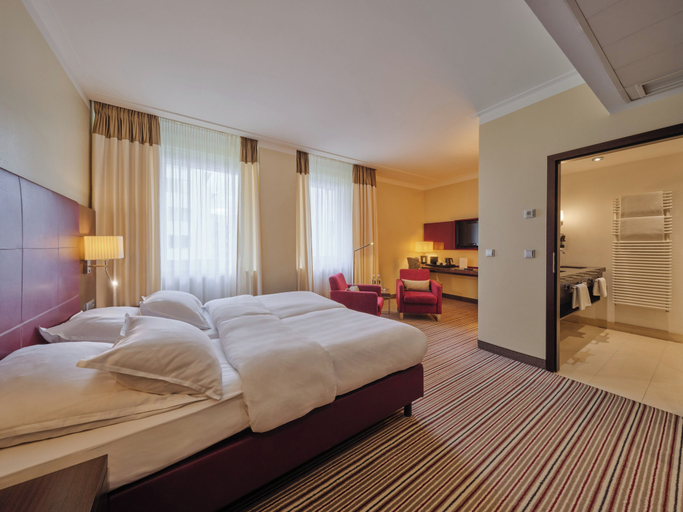 Bedroom 2, Steigenberger Graf Zeppelin, Stuttgart