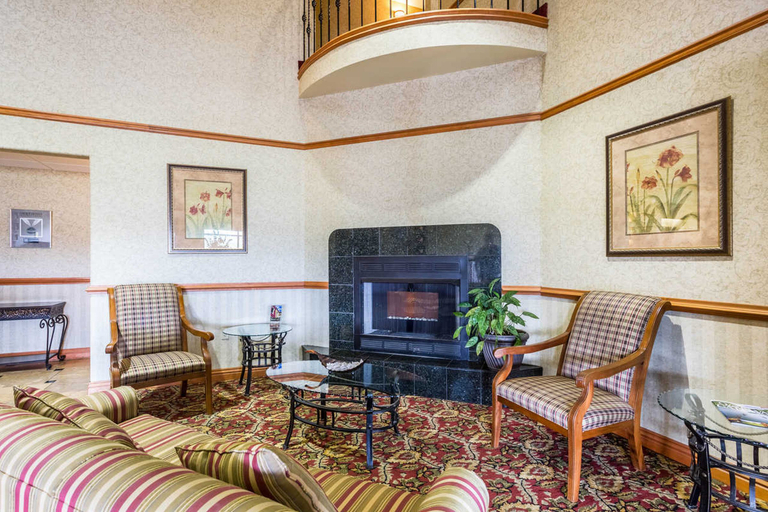 Public Area 2, Comfort Suites Batesville, Independence