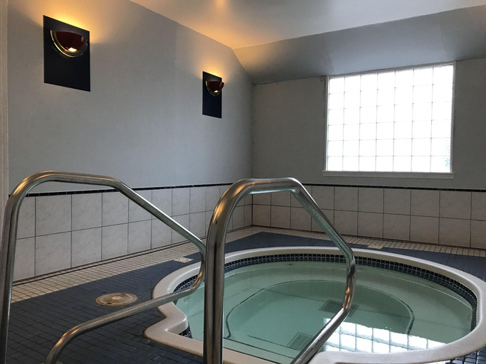 Sport & Beauty 5, Travelodge By Wyndham Hope, Fraser Valley