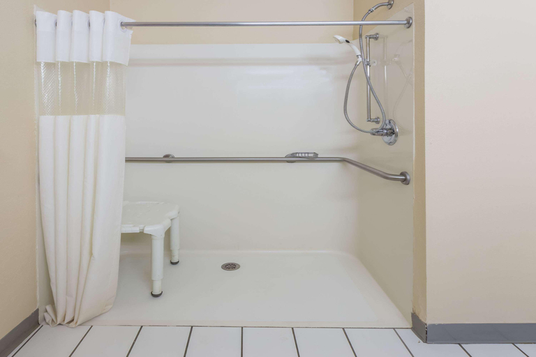 Bathroom 4, Days Inn & Suites By Wyndham Of Morris, Grundy