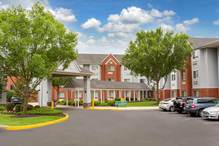 Exterior & Views 2, Microtel Inn & Suites By Wyndham Philadelphia Air, Philadelphia
