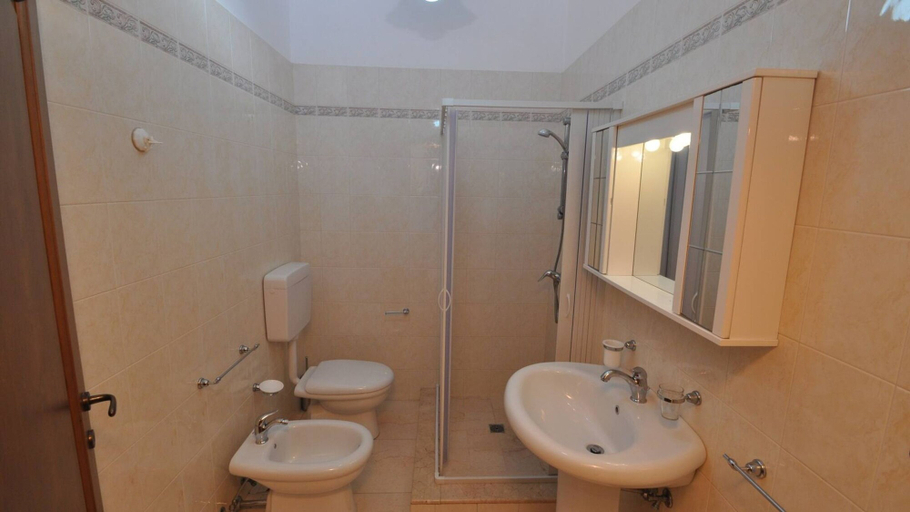 Room 5, Villa Magnolia 1 Sleeps 8 Close to the sea, Lecce