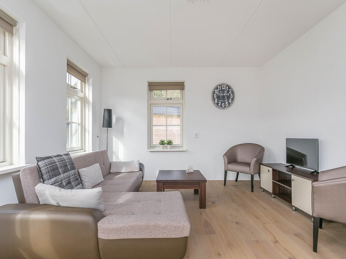Others 5, Villa Near Forest Trails, Hoogeveen