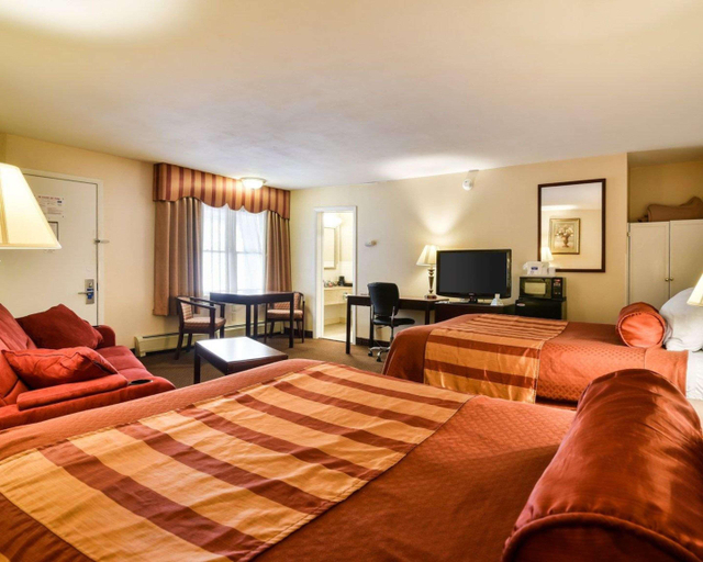 Bedroom 4, Rodeway Inn, Cayuga