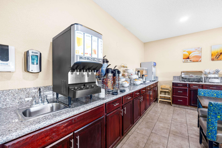 Food & Drinks 5, Comfort Inn & Suites Pueblo, Pueblo