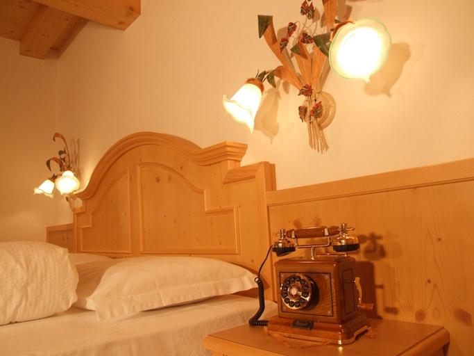 Bedroom 4, Design Chalet Zirm - Check-in at Olympia Hotel, Belluno