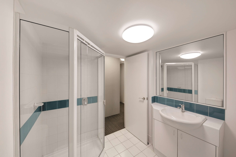 Bathroom 4, Adina Serviced Apartments Canberra James Court, Canberra