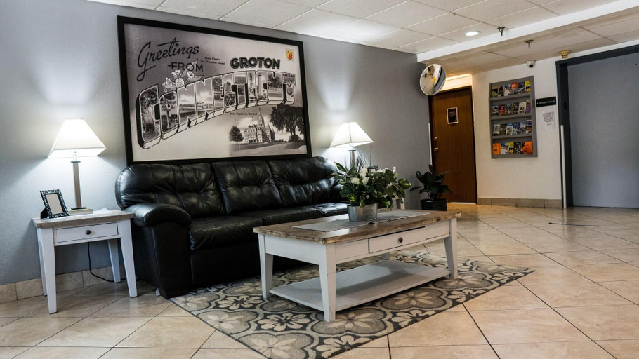Public Area 3, Super 8 by Wyndham Groton, New London