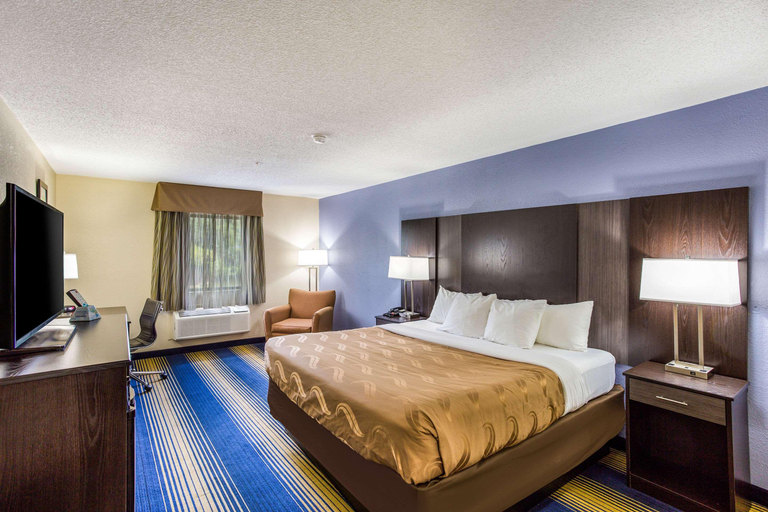 Bedroom 3, Quality Inn Charleston, Kanawha