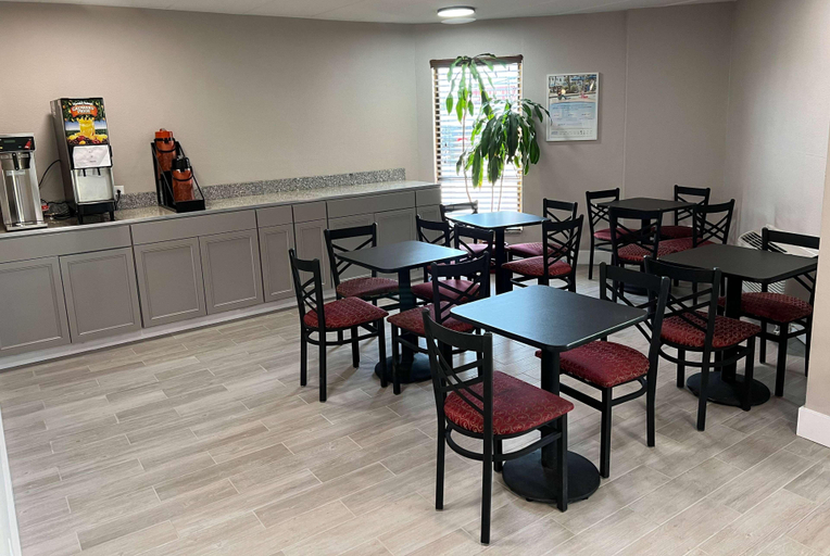 Food & Drinks 5, Days Inn by Wyndham Cincinnati East, Clermont