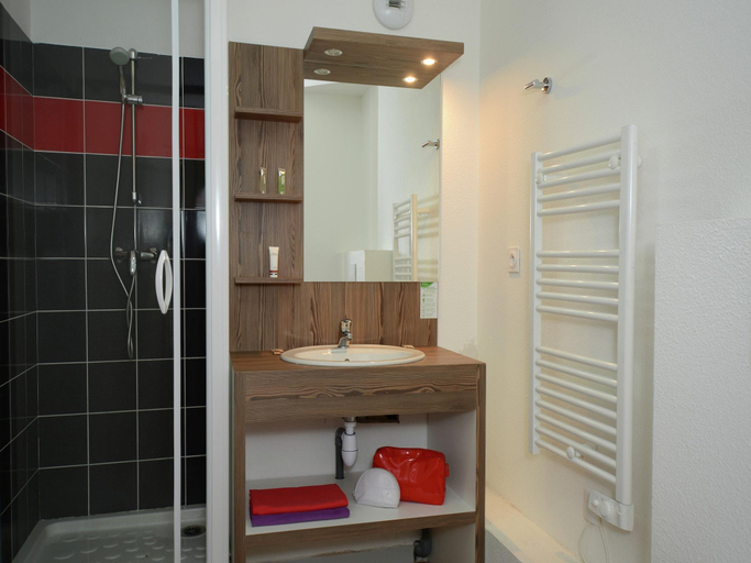 Bathroom, Apartment in France with Flexible Options, Isère