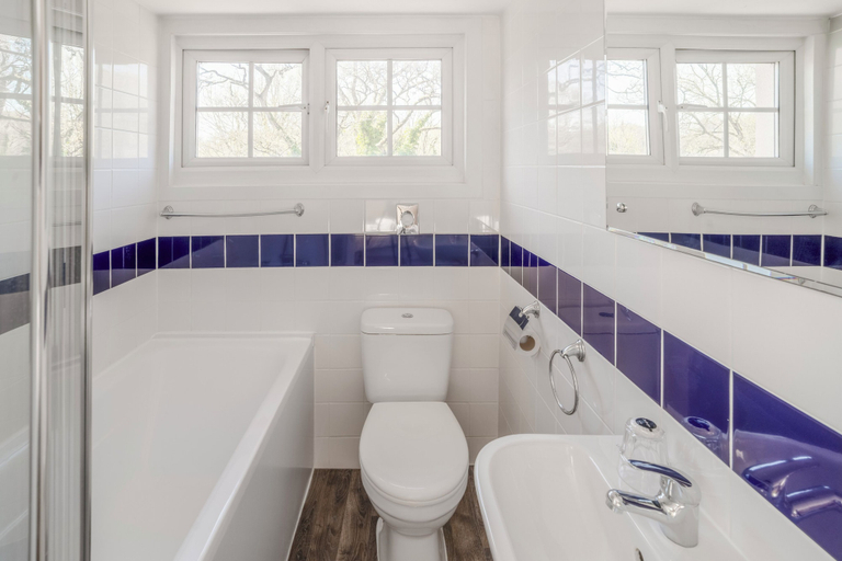 Bathroom 3, Britannia Airport Inn Manchester, Cheshire East