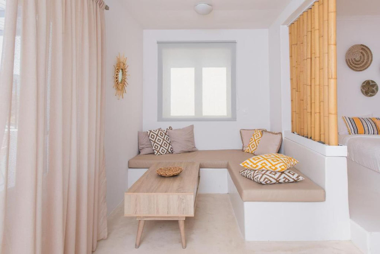 Room 4, Golden Sunrise Suites - Santorini Superior Suite, South Aegean