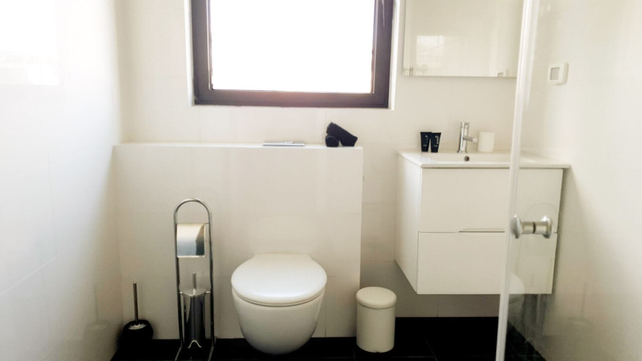 Others 2, New Apartment Near the Beach With Parking TL53
