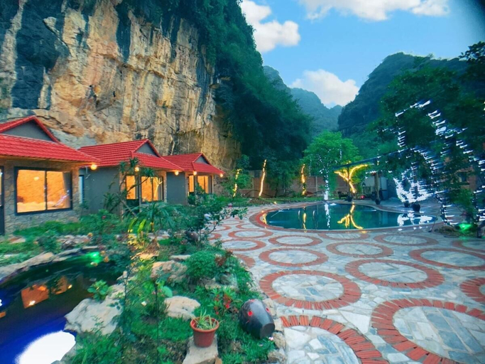 Others 5, The Bananas Tree, Hoa Lư